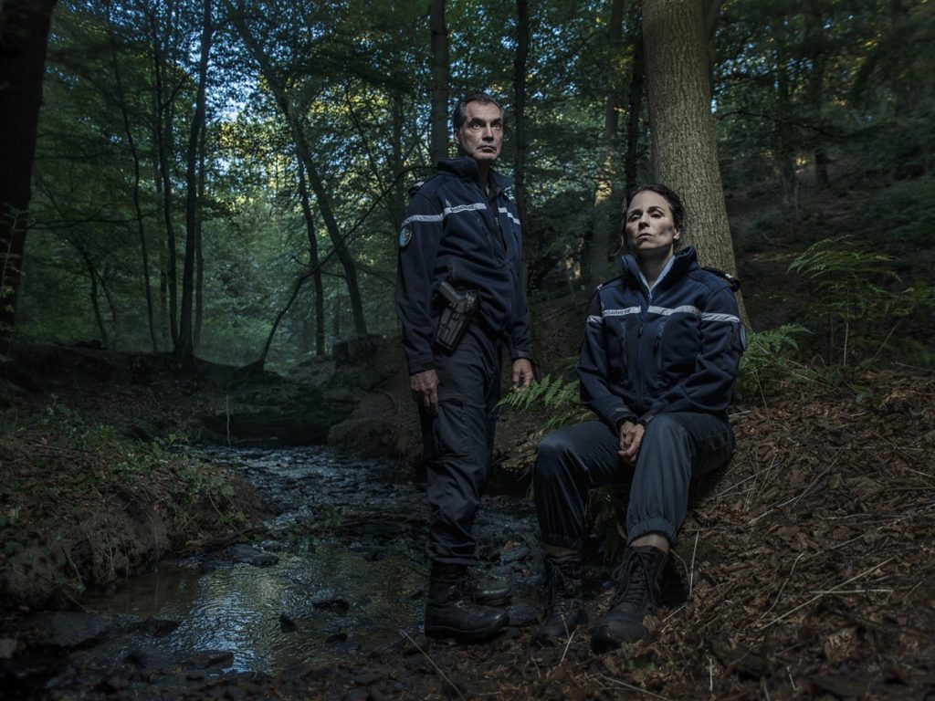 Para quem deseja fugir das tramas norte-americanas, o catálogo da Netflix conta com algumas produções francesas, especialmente do gênero suspense.
