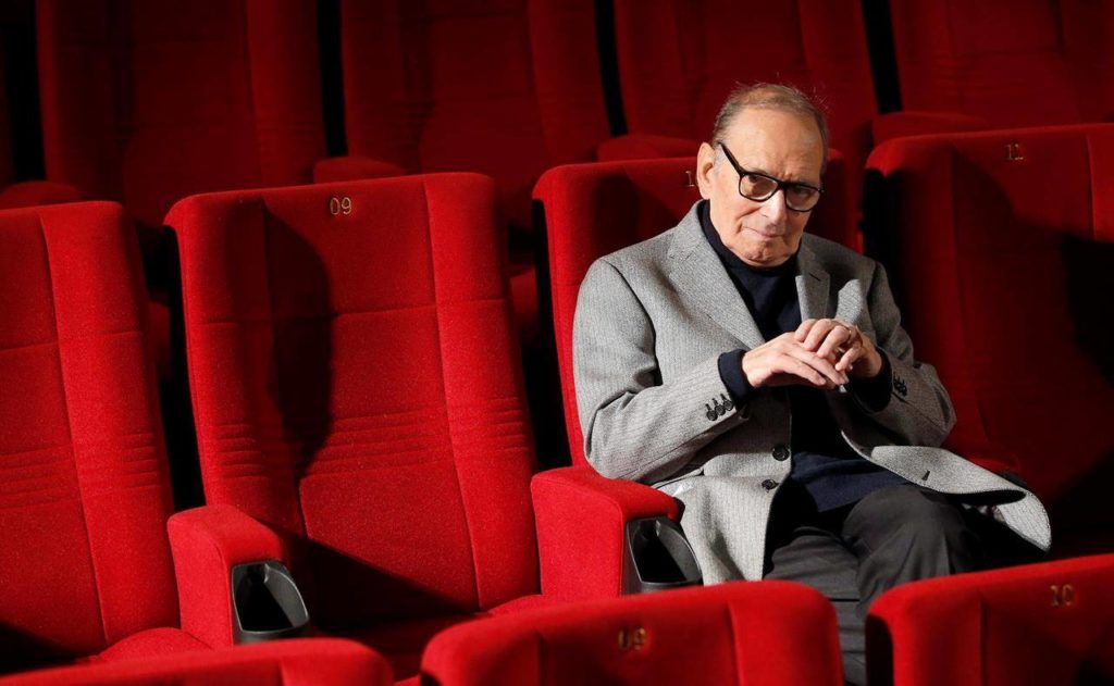 Ennio Morricone deixa um enorme legado com seu trabalho ímpar como maestro e compositor, sempre repleto de sentimento e genialidade.