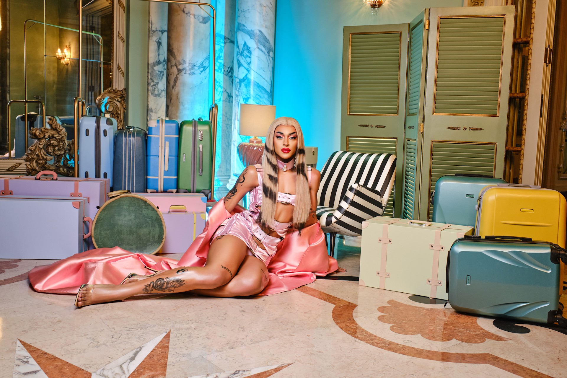 Pabllo Vittar renova ritmos como o tecnobrega e o forró e deixa claro que há espaço para todas as comunidades no universo musical